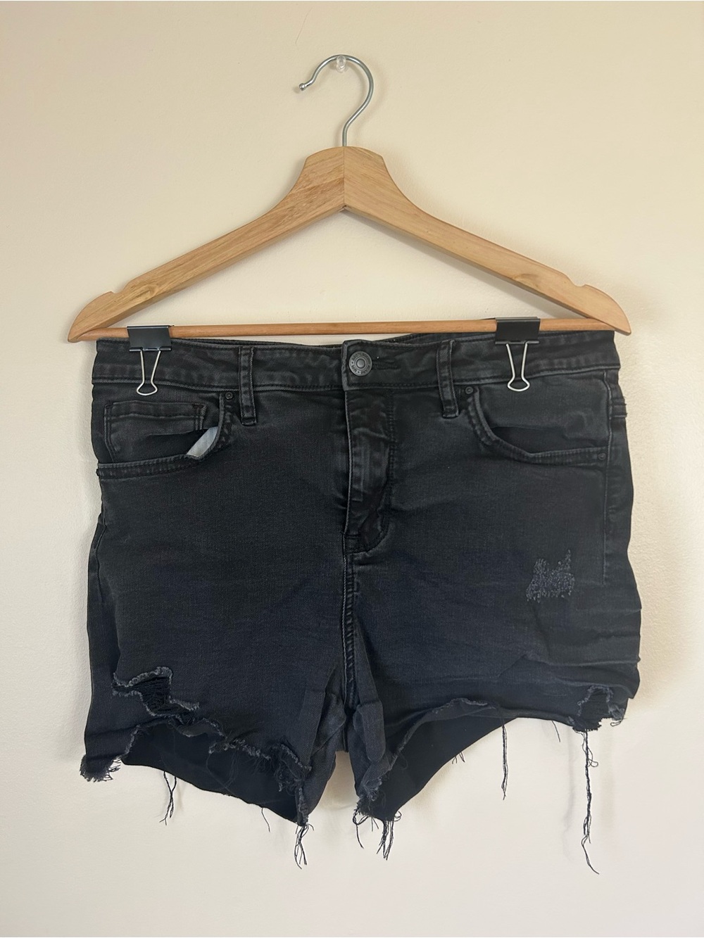 Bootlegger Black Distressed Frayed Denim Shorts High Rise Cutoffs 32W 29L